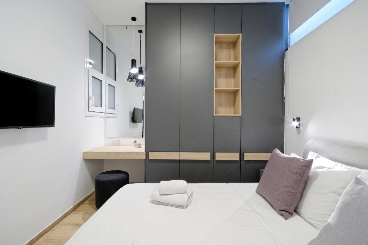 Elegant Big In Center With Balcony Apartment *