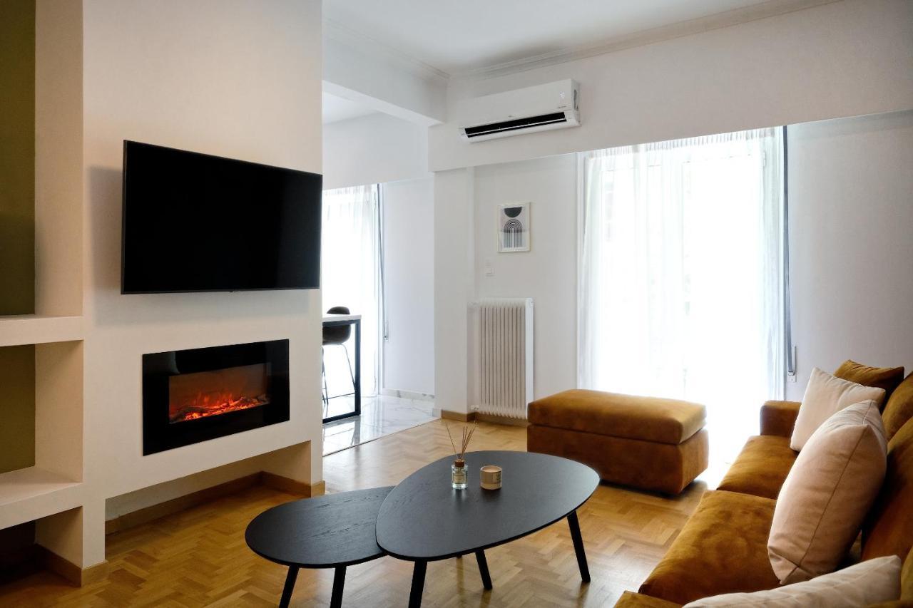 Elegant Big In Center With Balcony Apartment