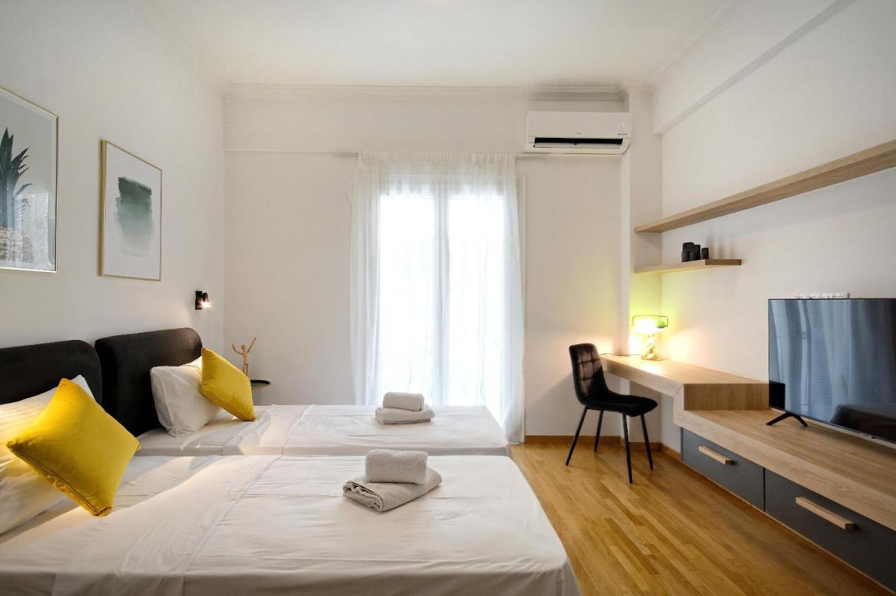 Elegant Big In Center With Balcony Athens