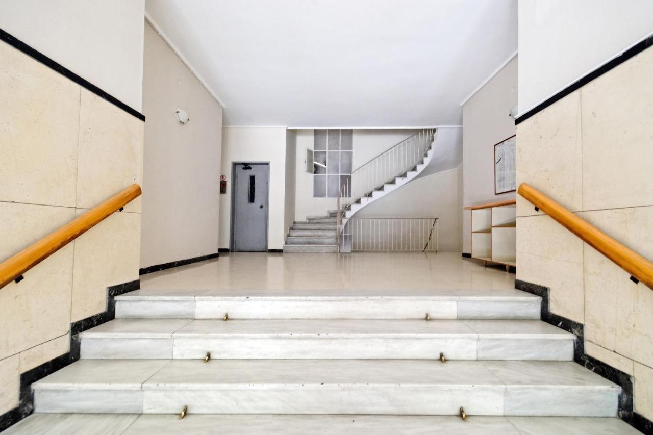 Elegant Big In Center With Balcony Apartment